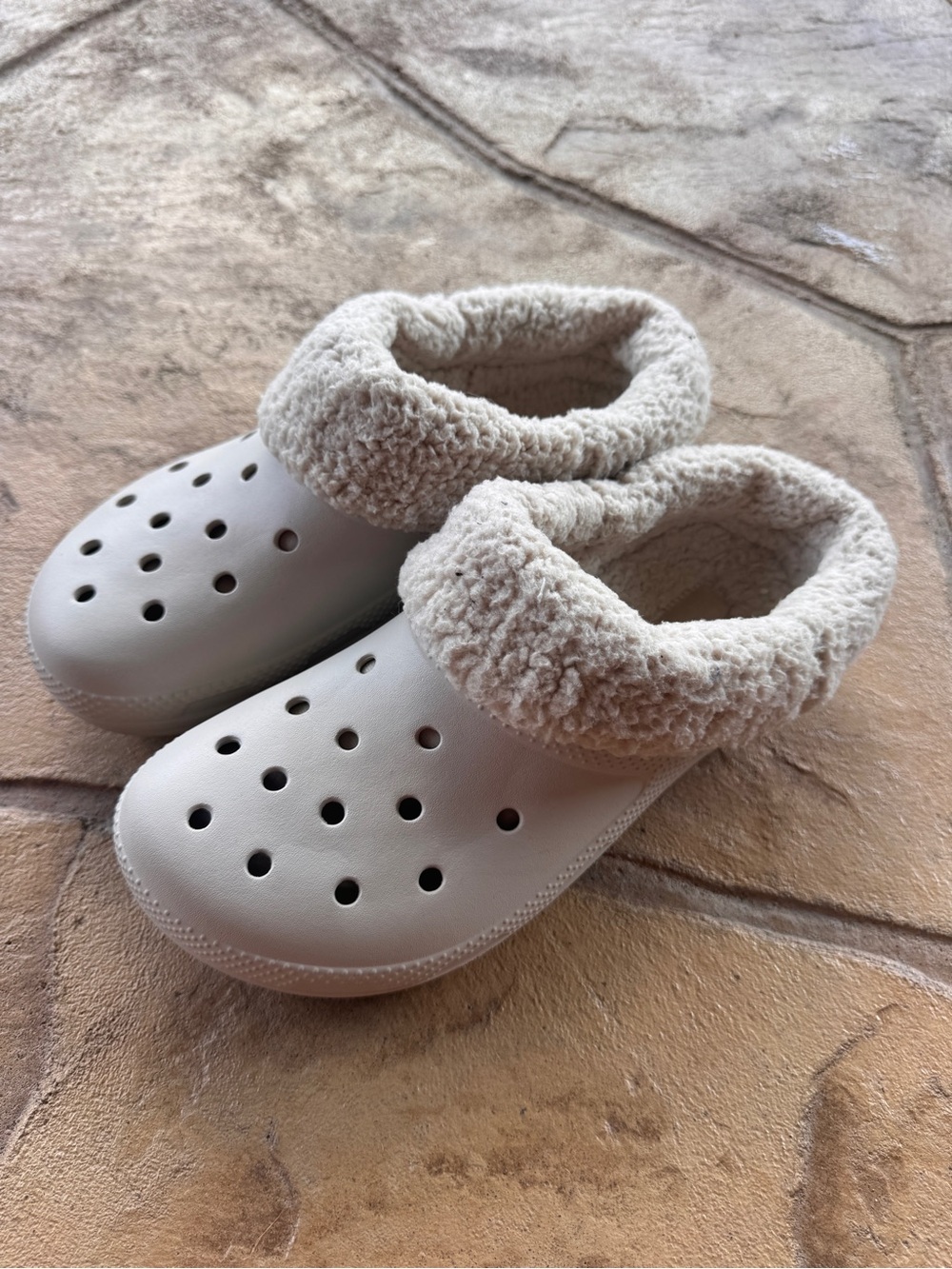 Crocs Classic Blitzen IV Lined Clogs Pumice M8 W10 Fleece Cozy 210846